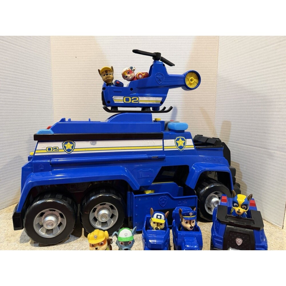 Paw Patrol Chase Ultimate Police Cruiser 5 in 1 Vehicle w/helicopter & xtra figs